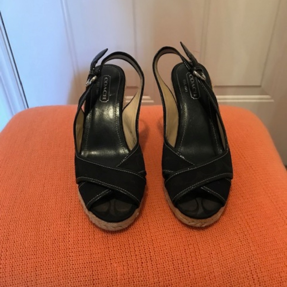 COACH - Black Wedge size 8